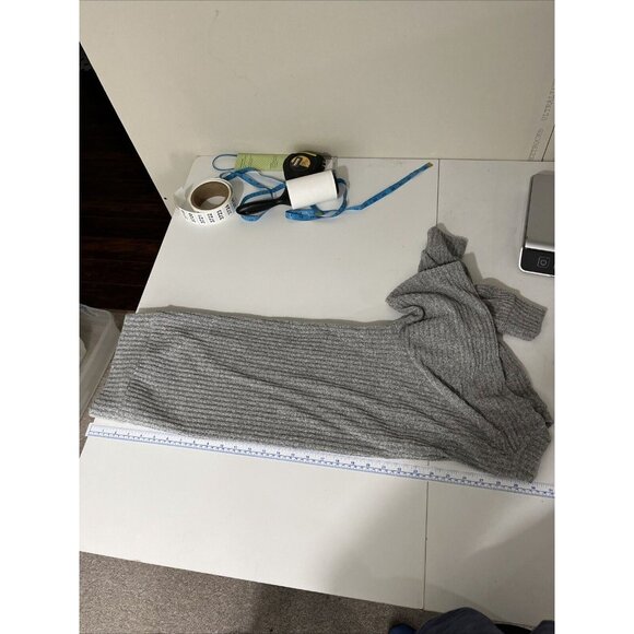Aritzia Wilfred Free Grey Longlength Sweater Women's Size XXS V-Neck Cozy Fall - Picture 9 of 10